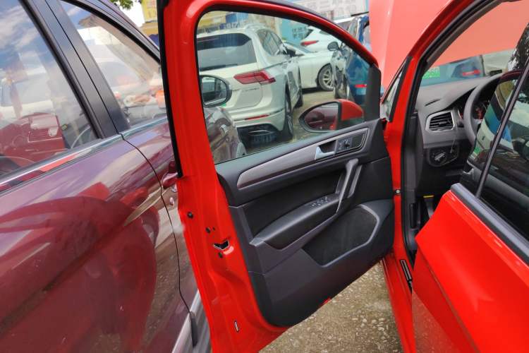 Used Volkswagen Golf Sportsvan 2016 1.6L Automatic Comfort Model
