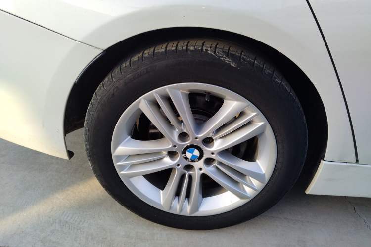 Used BMW 3 Series 2016 320Li Ambition Model
