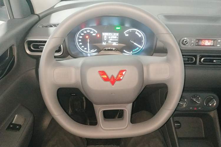 Used Wuling Hongguang New Energy 2024 All-Electric Model 300KM Practical Version

