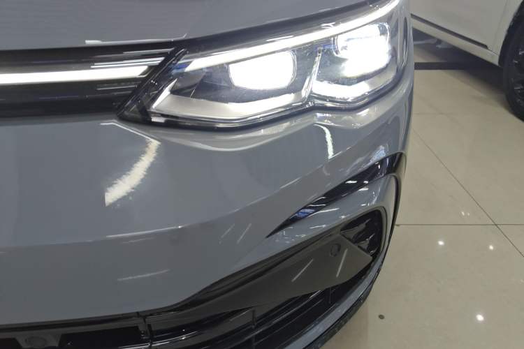 Used Volkswagen Golf 2023 Facelift 280TSI DSG R-Line
