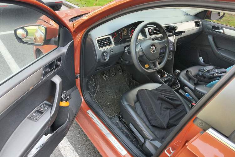 Used Volkswagen Santana 2015 Haval H9 1.6L Manual Comfort Edition