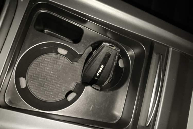 Used Geely Auto Emgrand 2021 UP 1.5L CVT Luxury Model
