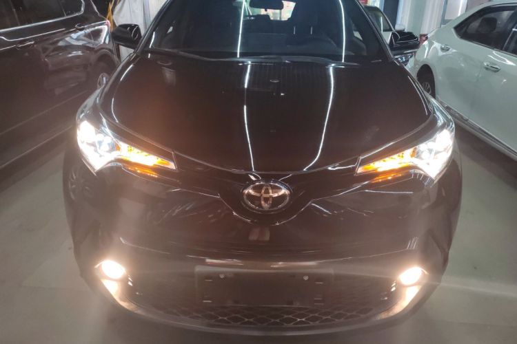 Used Toyota C-HR 2018 2.0L Leading Edition China VI
