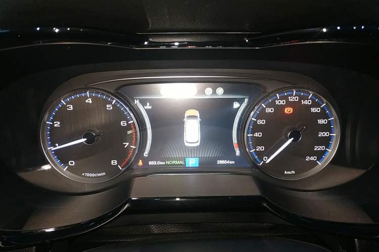 Used GAC Trumpchi GS7 2017 320T Two-Wheel-Drive Luxury Smart Connectivity Model
