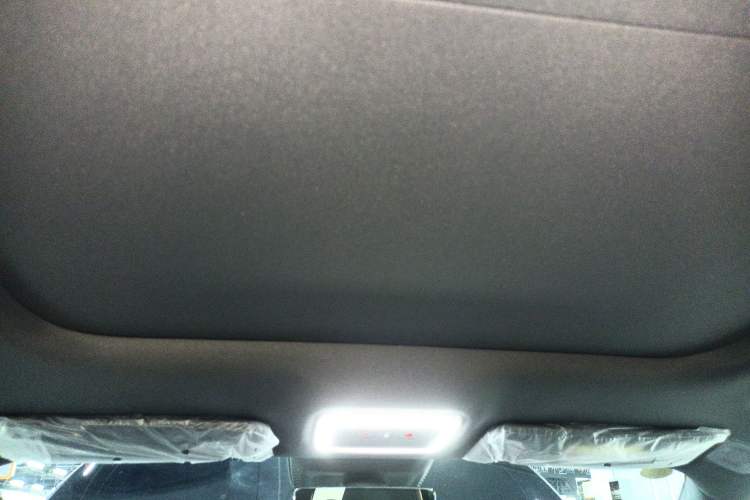 Used Zeekr 7X 2025 100 kWh Long-Range Rear-Wheel Drive with Intelligent Driving Features
