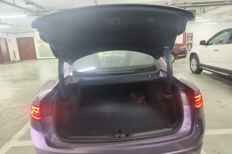 Used Hima Luxeed S7 2025 855 km Max
