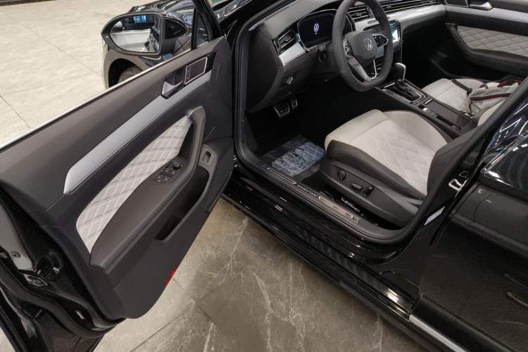 Used Volkswagen Magotan 2023 2 Million Units Commemorative Edition 330TSI DSG Luxury Version
