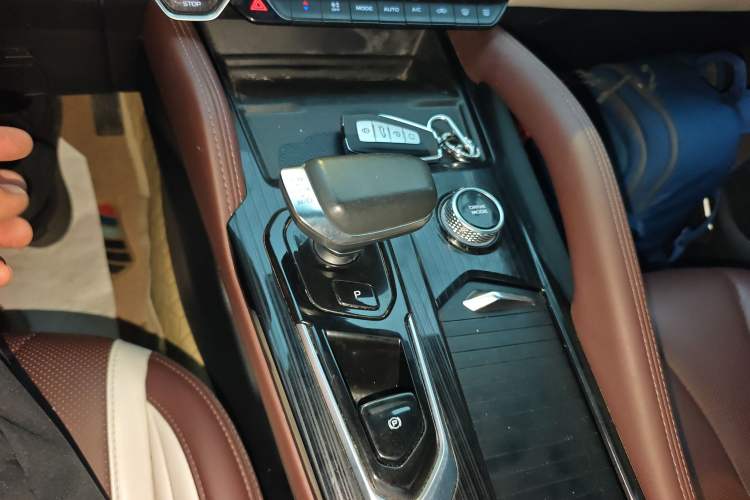 Used Geely Auto Monjaro L 2021 2.0TD DCT EVO Two-Wheel Drive Smart Luxury Version
