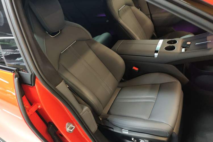 Used  YU7 2025 Ultra-Long Range High-Performance All-Wheel-Drive Max Edition
