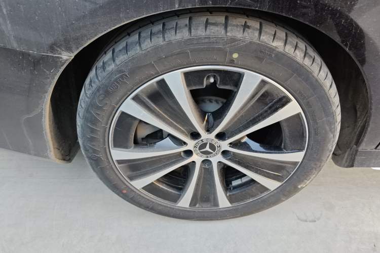 Used Mercedes-Benz E-Class New Energy 2022 Restyled E 350 e L Plug-in Hybrid Sports Sedan
