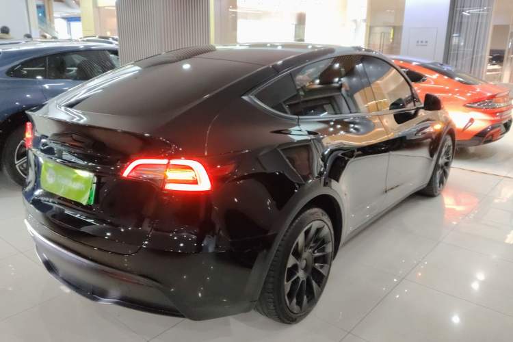 Used Tesla Model Y 2021 Long-Range All-Wheel-Drive Version