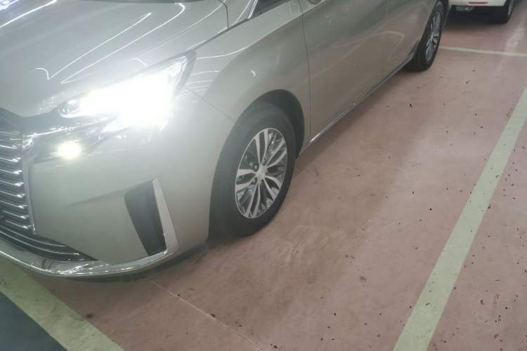 Used Buick GL8 2023 ES Lu Zun Deluxe Model
