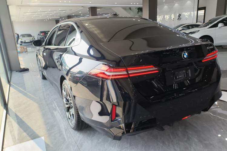 Used BMW 5 Series 2025 530Li Luxury Edition M Sport Package
