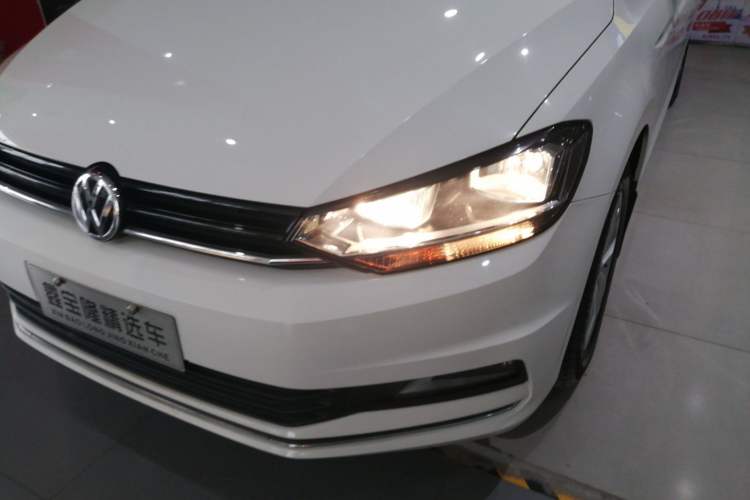 Used Volkswagen Touran 2016 Volkswagen Touran L 280TSI DSG Comfort Edition
