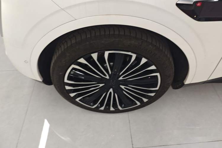 Used  11 2022 Ultra-Long Range Dual-Motor Luxury Edition 4 Seats