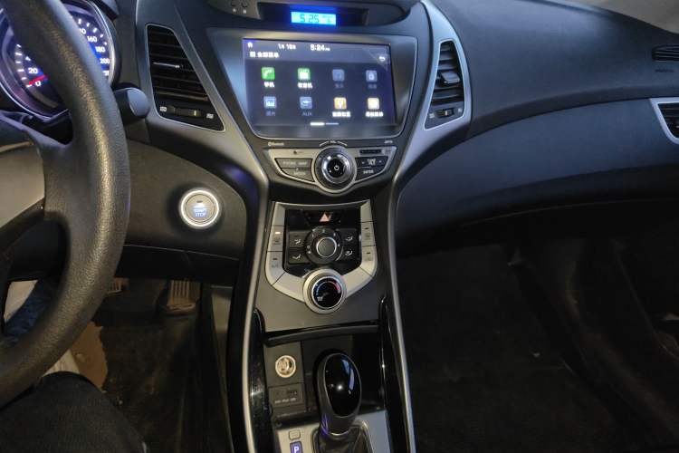 Used Hyundai Elantra 2015 1.6L Automatic Leading Model
