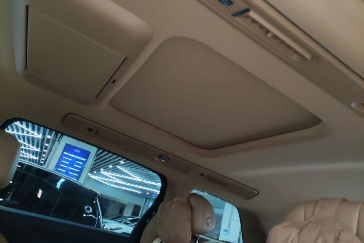 Used VOYAH Dream 2025 PHEV Four-Wheel Drive Prestige Kunpeng Edition