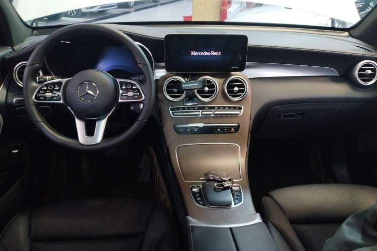 Used Mercedes-Benz GLC 2020 GLC 300 L 4MATIC Dynamic Edition
