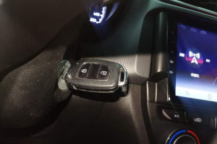 Used Hyundai Verna 2017 1.4L Manual Refreshed Version China V Standard
