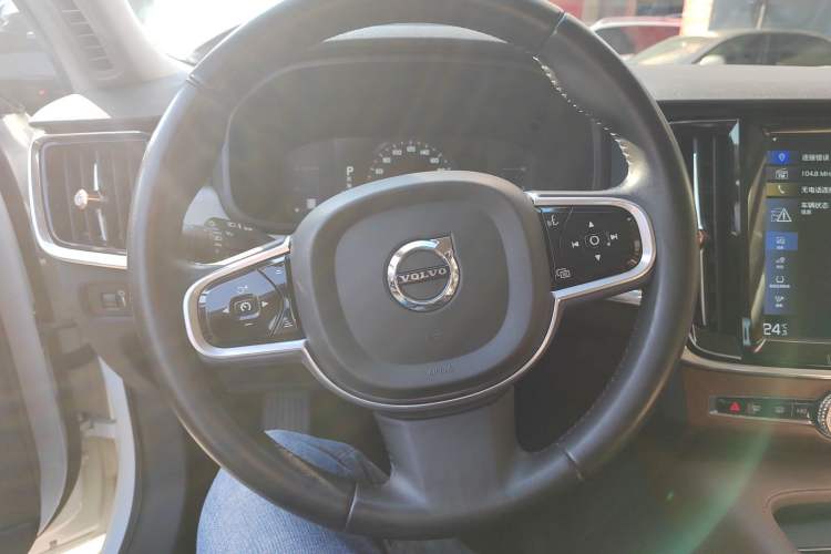 Used Volvo S90 2018 T4 Zhiyi Edition