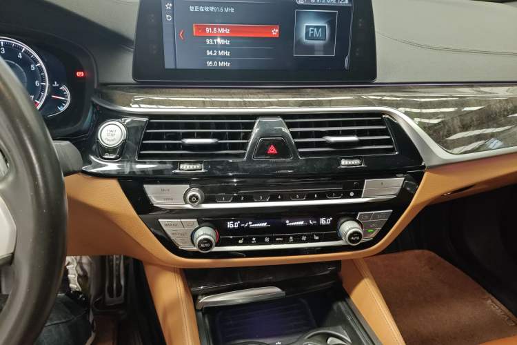 Used BMW 5 Series 2018 Restyled 530Li Leading Edition M Sport Package
