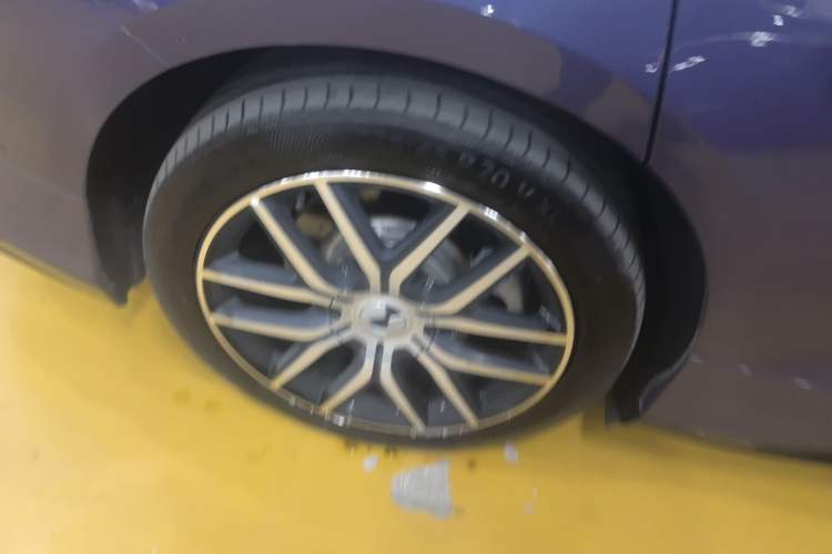 Used Denza Z9 2024 1100 km Four-Wheel Drive Max Version