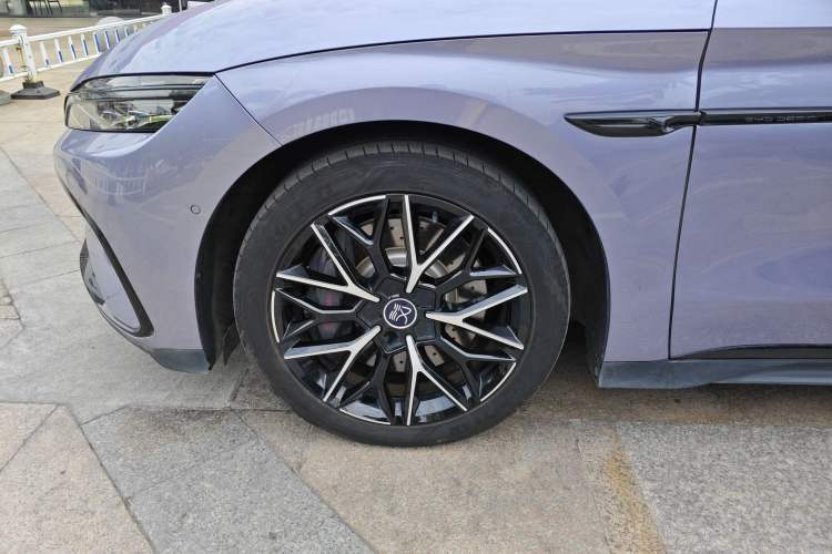 Used BYD Han 2024 EV Glory Edition 610 km All-Wheel Drive "Tian Shen Zhi Jia" Intelligent Driving Model