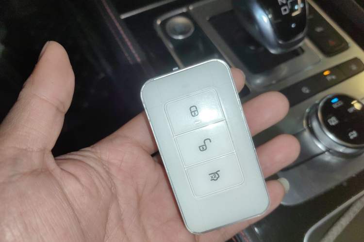 Used BYD Tang New Energy 2018 DM 2.0T All-Wheel Drive Smart Connect & Enjoyment Model 7 Seats China V Emission Standard
