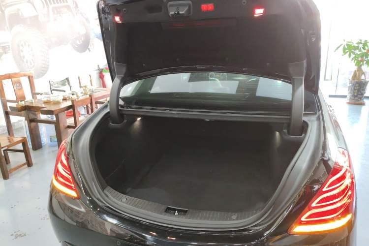 Used Mercedes-Benz S-Class 2014 S 320 L Business Model