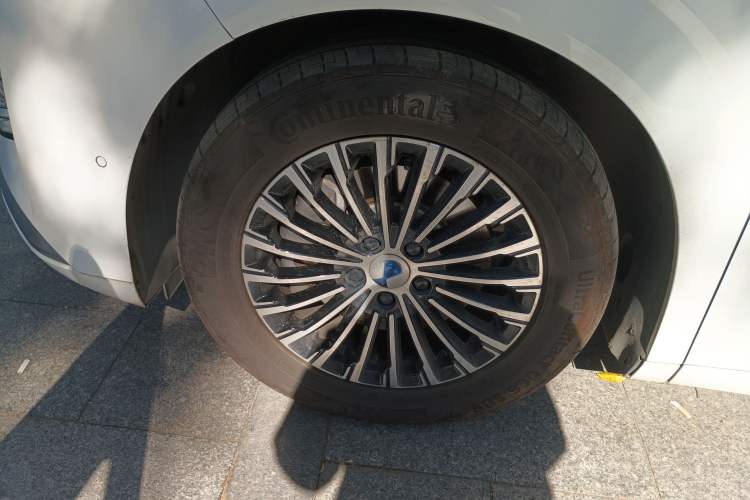 Used Denza D9 2022 DM-i 970 Four-Wheel Drive Flagship Model
