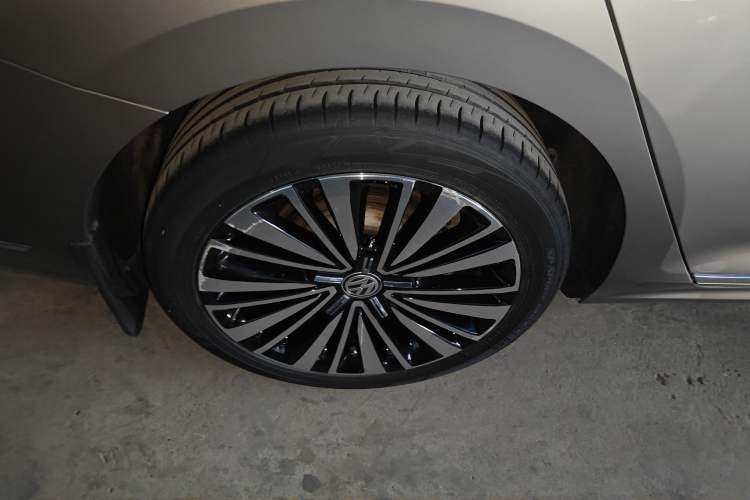 Used Volkswagen Passat 2020 330TSI Luxury Edition China VI