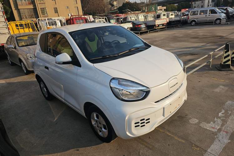 Used Roewe Clever 2021 302 km New Four-Seater Super-Efficient Version
