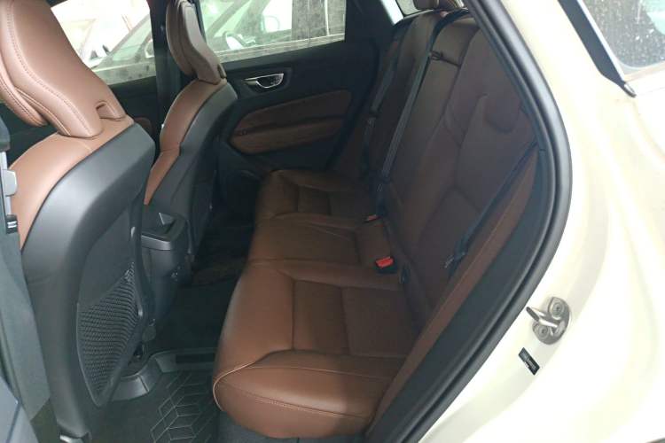 Used Volvo XC60 2024 B5 4x4 Smart Luxury Edition