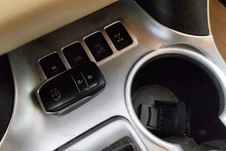 Used Toyota Highlander 2015 2.0T Four-Wheel Drive Luxury Edition 7-Seater