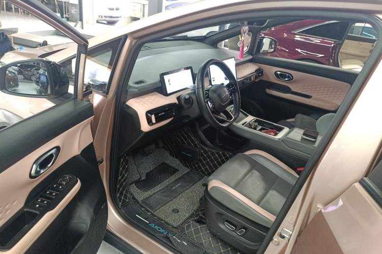 Used AION Y 2022 70 Tech Edition Lithium Iron Phosphate
