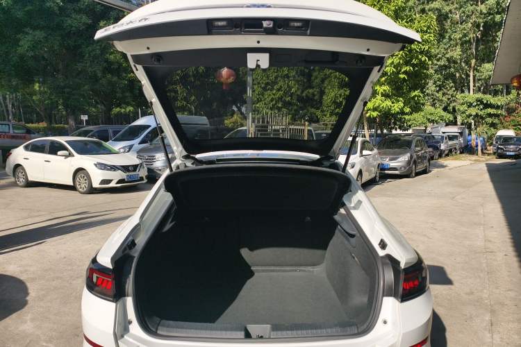 Used Volkswagen Lamando 2025 Lavida L 280TSI DSG Spicy Edition
