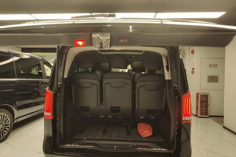 Used Mercedes-Benz V-Class 2021 V 260 Avantgarde Edition
