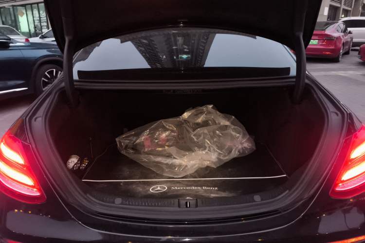 Used Mercedes-Benz E-Class 2018 Facelift E 200 L Sport Edition
