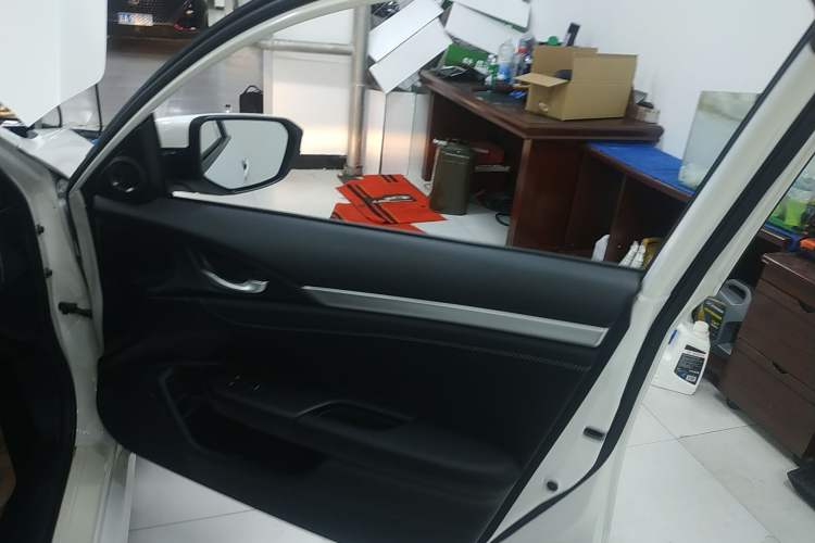 Used Honda Civic 2016 220TURBO CVT Luxury Edition
