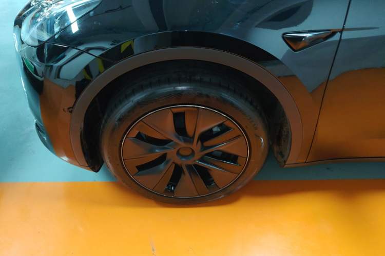 Used Tesla Model Y 2023 Rear-Wheel-Drive Version