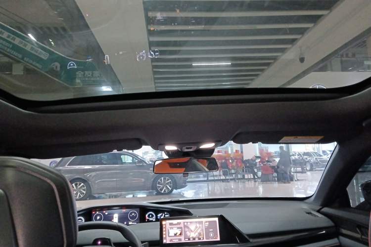 Used Changan UNI-V 2022 1.5T Prestige Version
