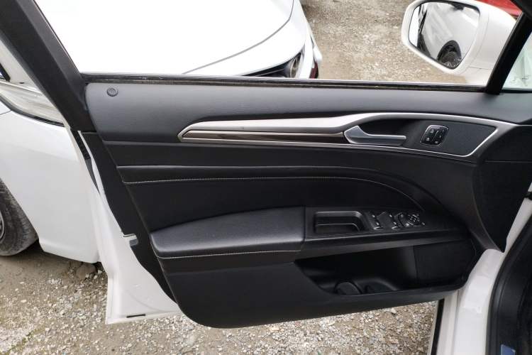 Used Ford Mondeo 2017 EcoBoost 180 Ultimate Model
