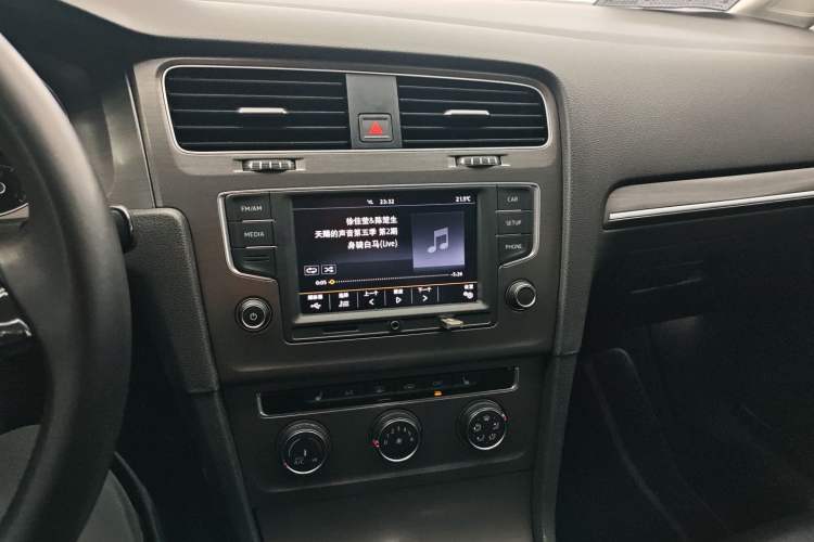 Used Volkswagen Golf 2016 230TSI Automatic Luxury Version
