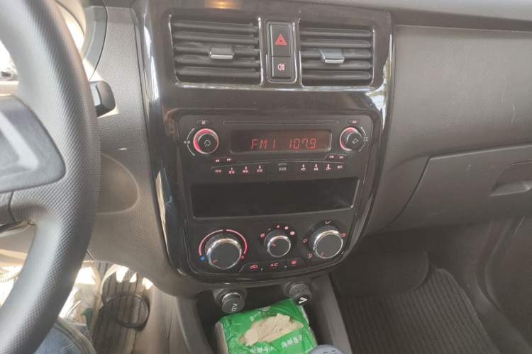 Used Wuling Rongguang V 2018 1.5L Standard Version