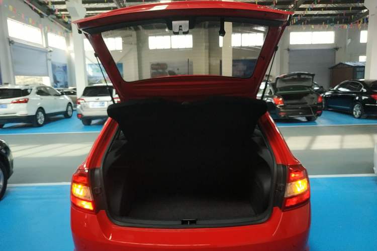 Used Skoda Rapid Spaceback 2014 1.6L Automatic Enjoyment Edition
