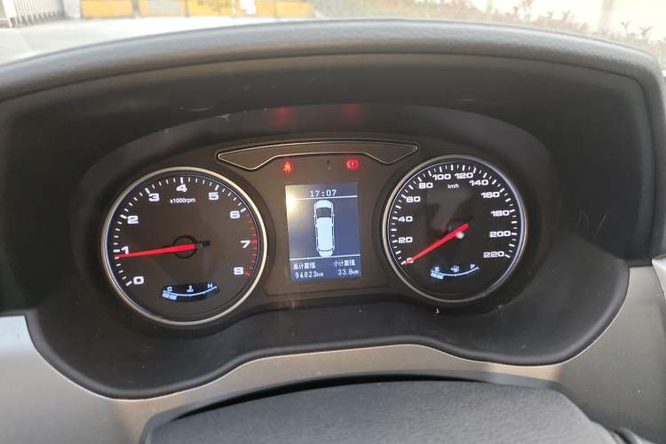 Used JAC Refine M4 2016 2.0L Manual Comfort Edition
