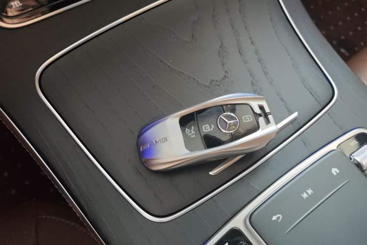 Used Mercedes-Benz E-Class 2023 Updated E 300 L Fashion Edition
