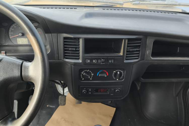 Used Wuling Zhiguang 2020 1.2L Van Utility Model China VI Emission Standard 2 Seats LSI
