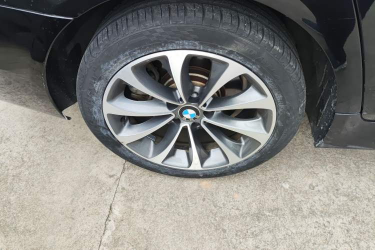 Used BMW 5 Series 2017 525Li Leading Model
