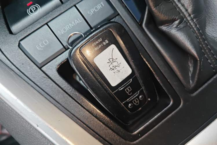 Used Toyota RAV4 2020 2.0L CVT Two-Wheel Drive Fashion Edition
